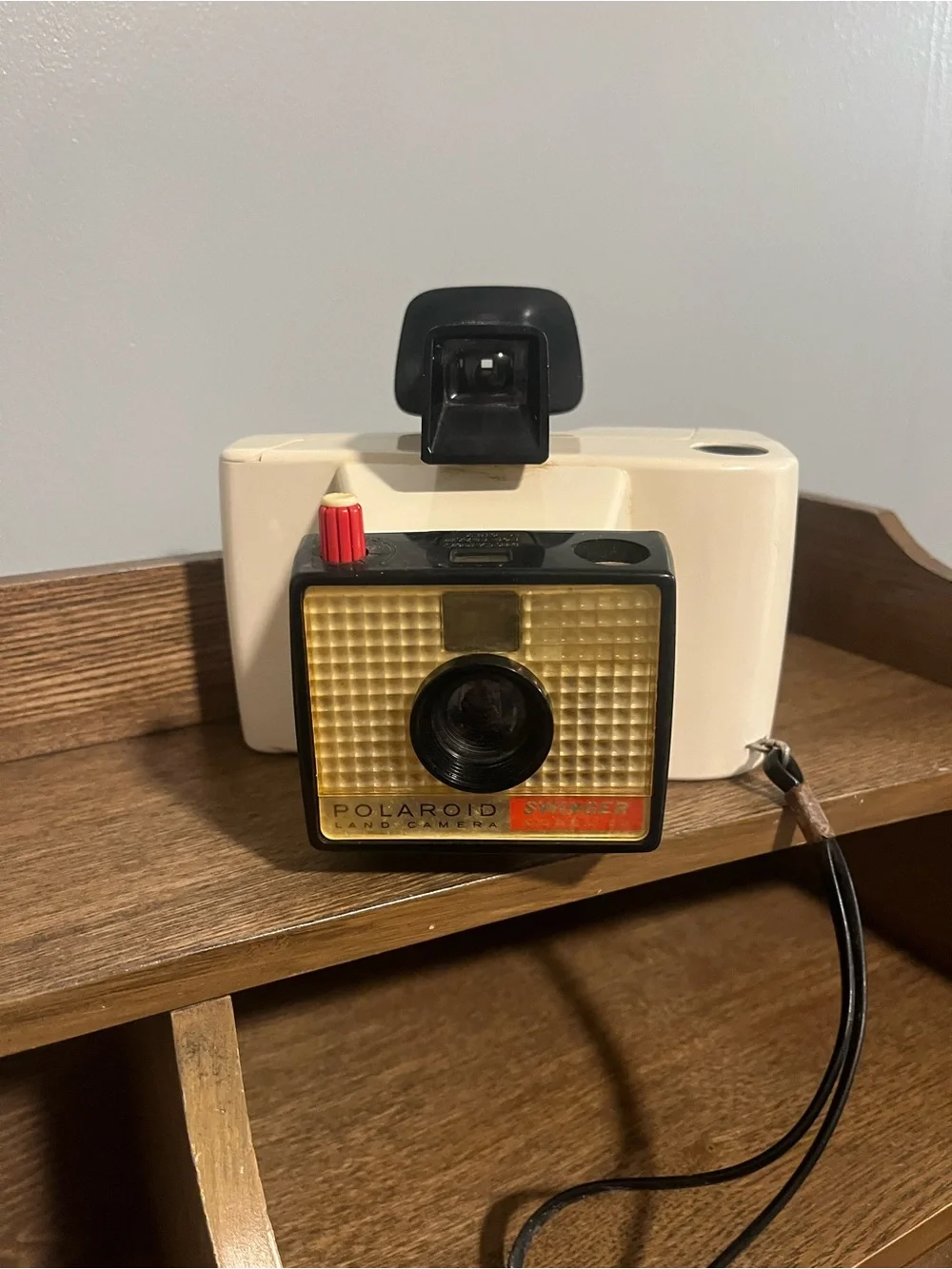 Set of 2 🩷 Vintage Polaroid Swinger Flash Cameras